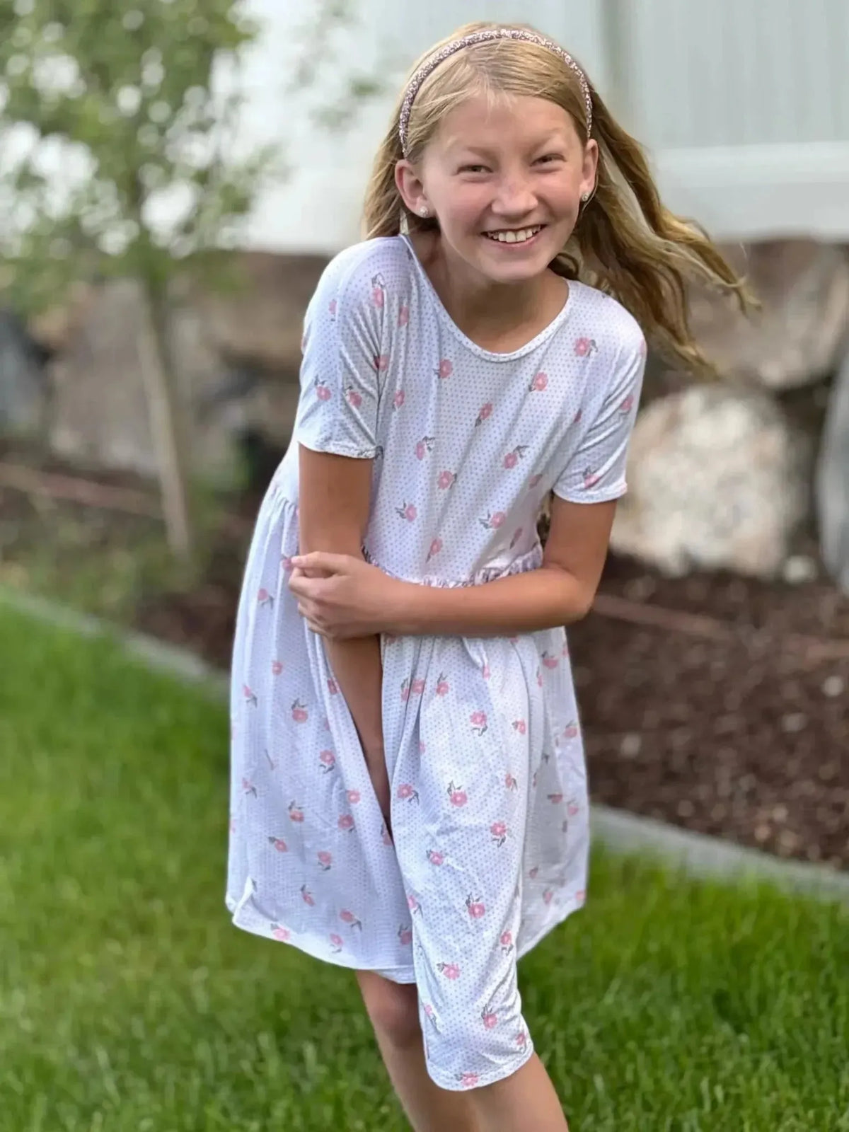 Vintage Blooms floral print fabric in white with pink flowers.